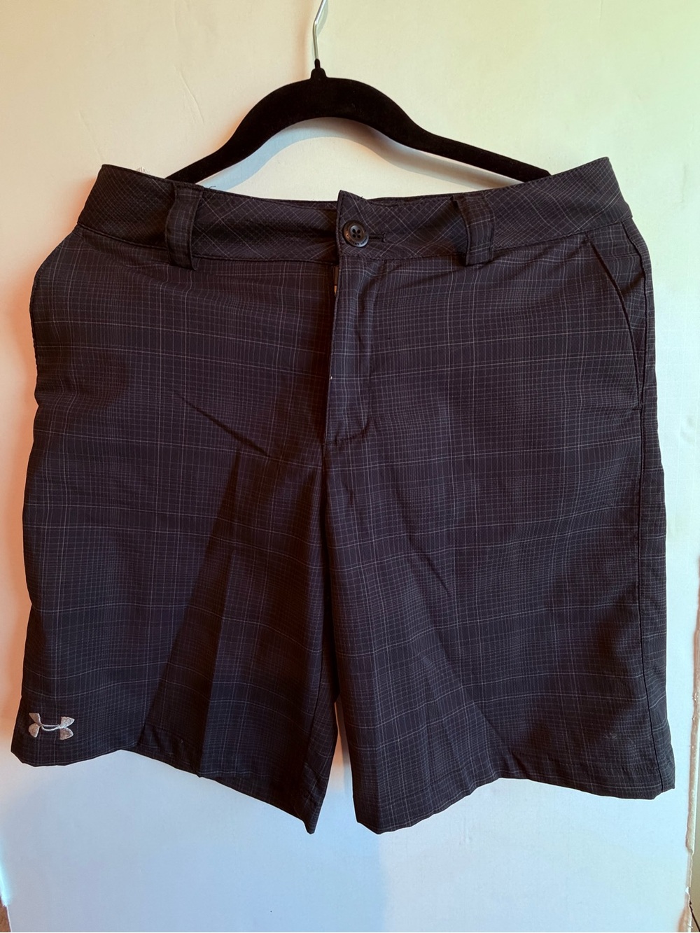 Under Armour Men’s Black Plaid Golf/Training Shorts